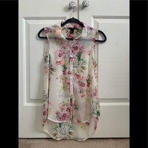H&M fun floral size 6 sleeveless top!